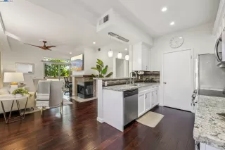 Photo #6: 41113509 Listing 