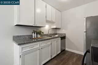 Photo #6: 41113567 Listing