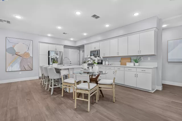 MLS: 41113628 Condo For Sale