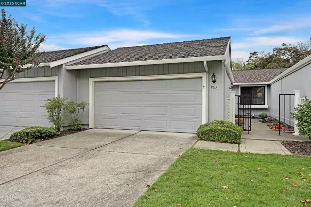 MLS: 41113679 Condo For Sale