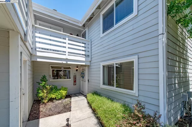 MLS: 41113693 Condo For Sale