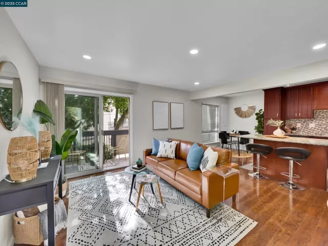 MLS: 41113728 Condo For Sale