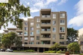 More Details about MLS # 41113754 : 5340 BROADWAY TER # 102
