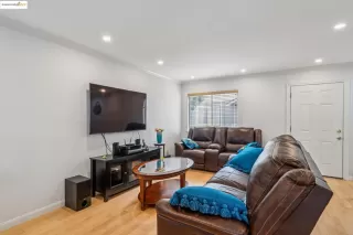 Photo #5: 41113790 Listing