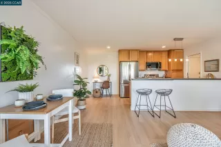 Photo #5: 41113799 Listing