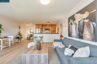 Photo #6: 41113799 Listing