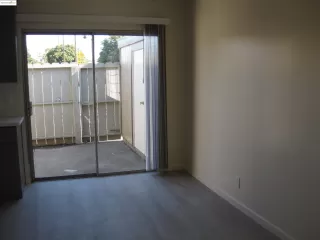 Photo #4: 41113860 Listing