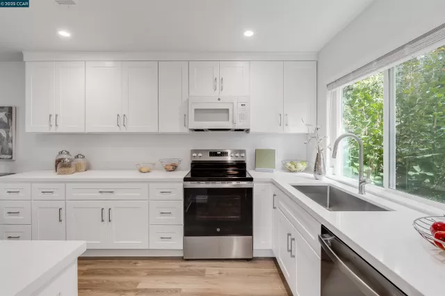 MLS: 41113891 Condo For Sale