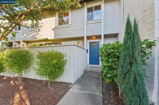 MLS: 41113905 Condo For Sale