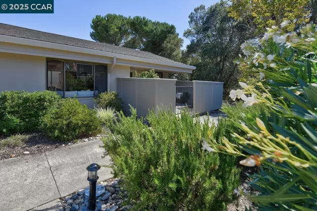 MLS: 41114079 Condo For Sale