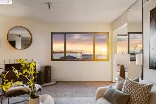 Browse active condo listings in BRIDGEWATER ALBANY