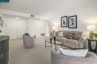 Photo #6: 41114215 Listing