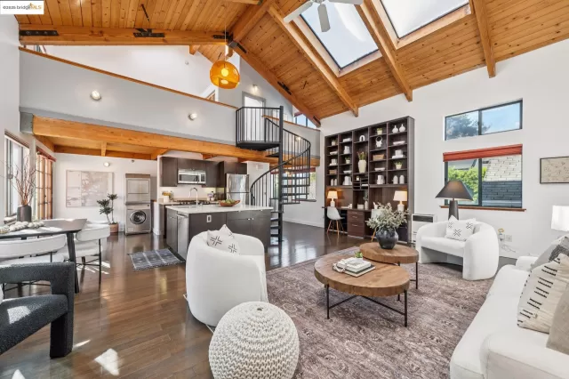 MLS: 41114321 Condo For Sale