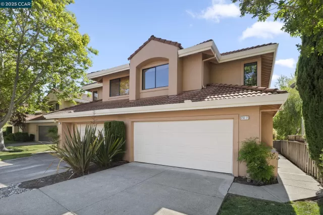 MLS: 41114362 Condo For Sale