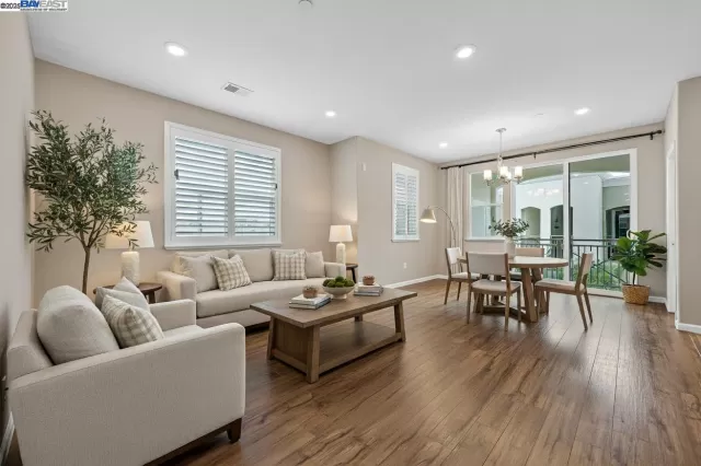 MLS: 41114394 Condo For Sale