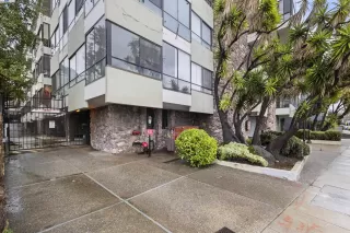 More Details about MLS # 41114461 : 1830 LAKESHORE AVE