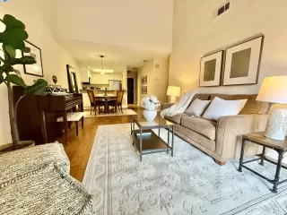 Photo #4: 41114635 Listing