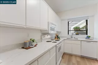 Photo #6: 41114924 Listing