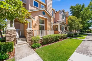 Browse active condo listings in BROOKSIDE