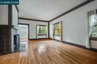 Photo #5: 41115035 Listing