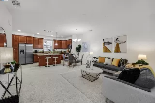 Photo #6: 41115104 Listing