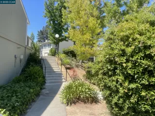 Photo #5: 41115128 Listing 