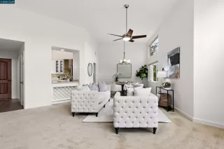 Photo #5: 41115138 Listing