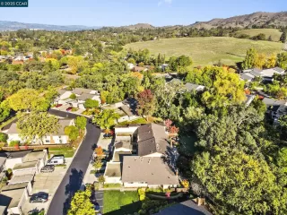 Photo #2: 41115139 Listing