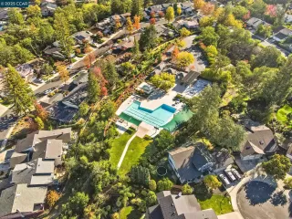 Photo #4: 41115139 Listing