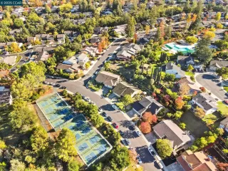 Photo #5: 41115139 Listing