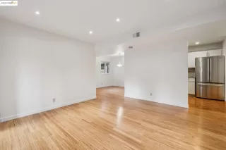 Photo #5: 41115147 Listing 