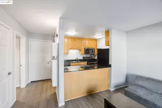 Photo #6: 41115182 Listing 