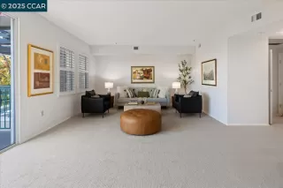 Photo #5: 41115183 Listing