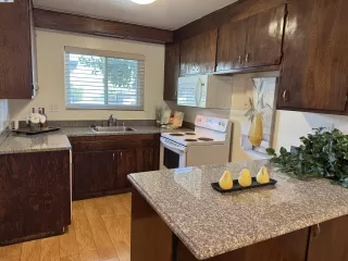 Photo #2: 41115252 Listing 