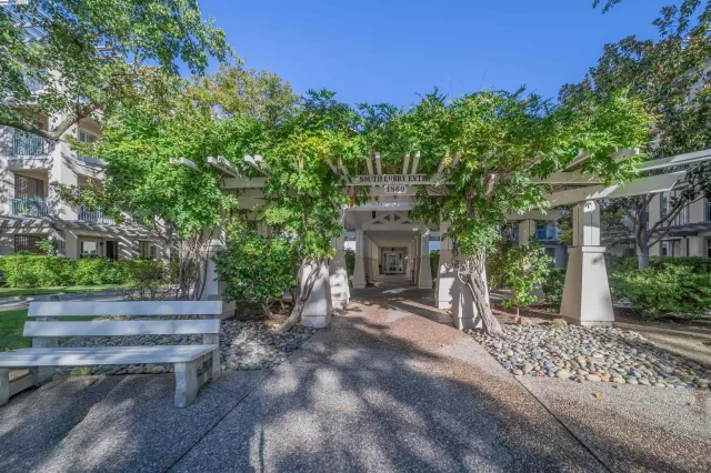 MLS: 41115290 Condo For Sale