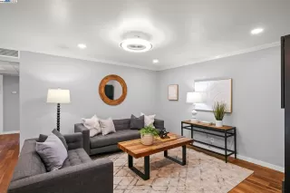 Photo #2: 41115332 Listing