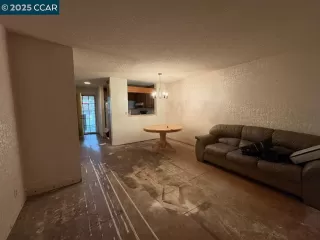 Photo #2: 41115387 Listing 