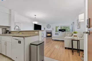 Photo #5: 41115421 Listing 