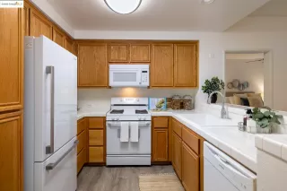 Photo #3: 41115436 Listing