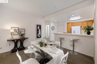 Photo #5: 41115436 Listing