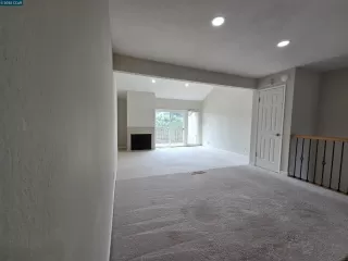 Photo #2: 41115438 Listing