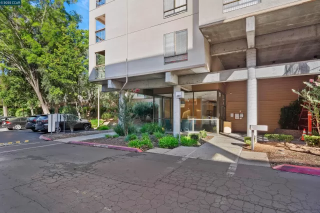 MLS: 41115471 Condo For Sale