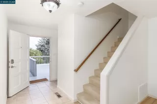 Photo #5: 41115486 Listing 