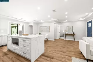 Photo #1: 41115550 Listing