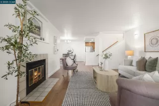 Photo #6: 41115558 Listing