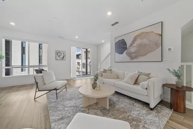 MLS: 41115567 Condo For Sale