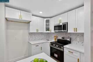 Photo #3: 41115585 Listing