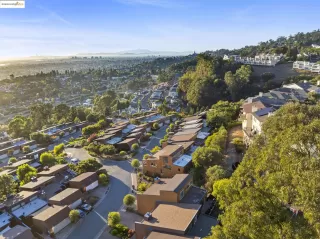 Photo #2: 41115588 Listing