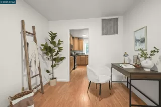 Photo #6: 41115606 Listing