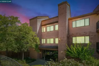 More Details about MLS # 41115615 : 25676 UNIVERSITY CT # 323